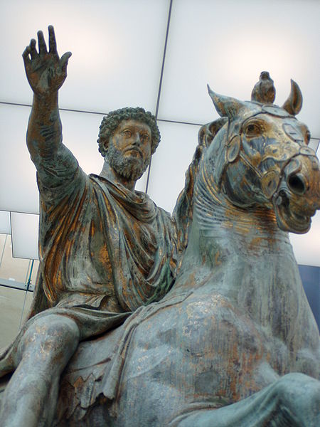 450px-statua_marco_aurelio_musei_capitolini_fronte2.jpg